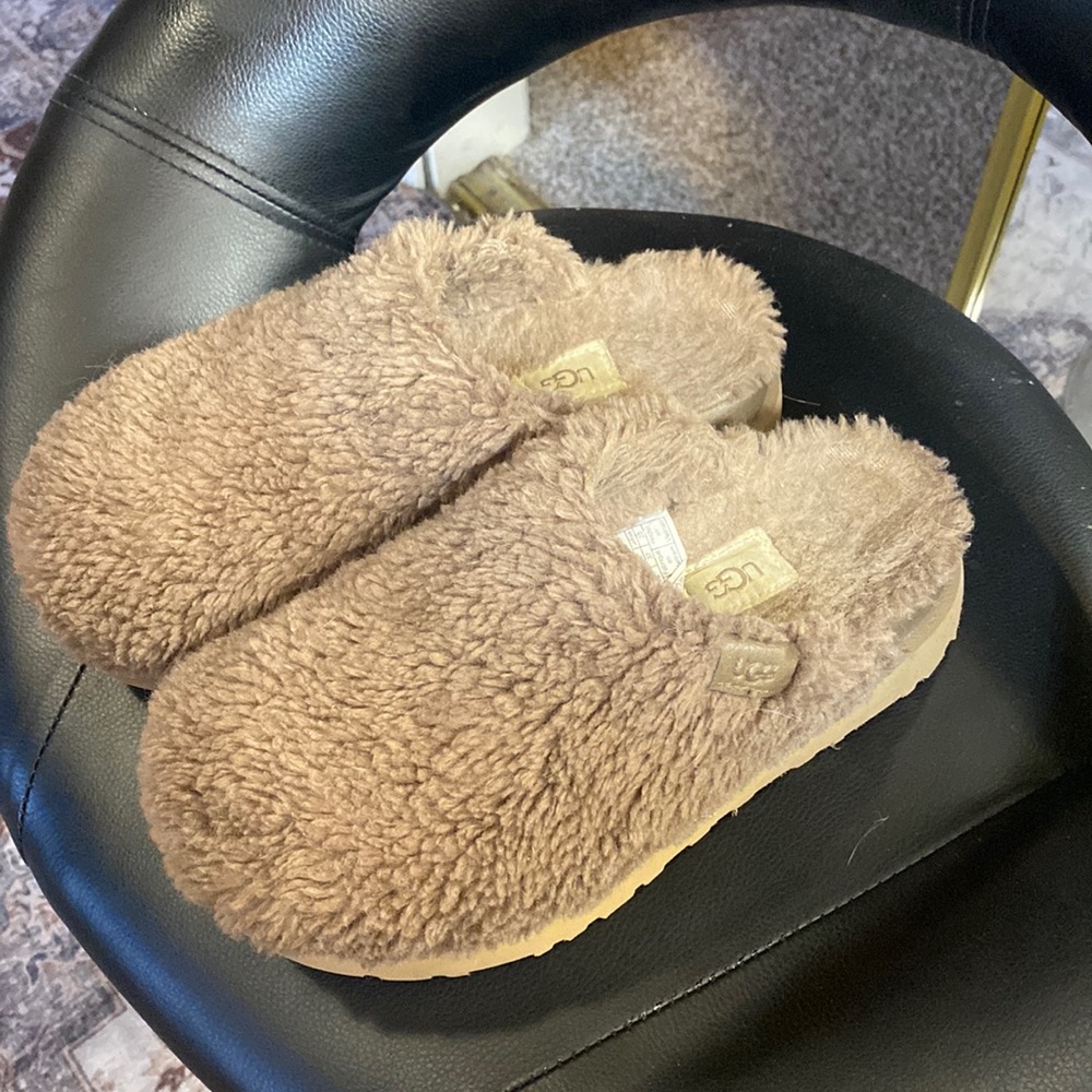 Ugg slippers